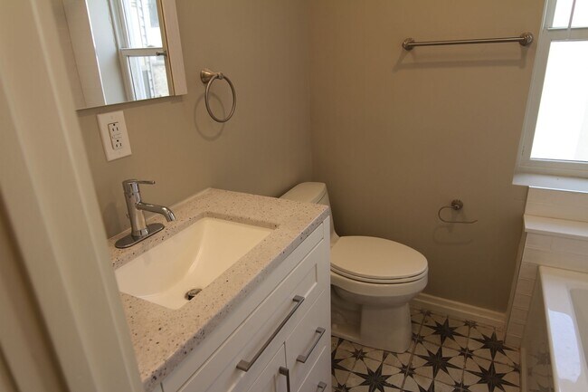 Building Photo - 3945 Baring St