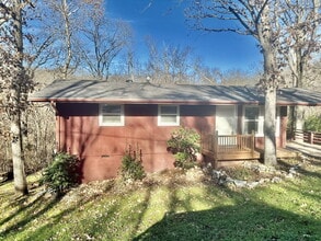 Building Photo - 35 Gore Ln