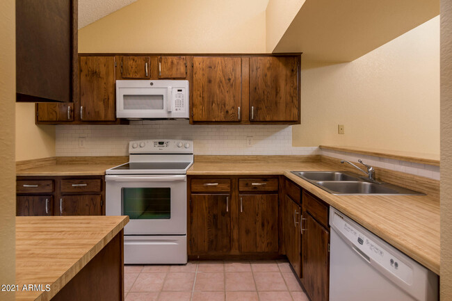 Building Photo - 14002 N 49th Ave