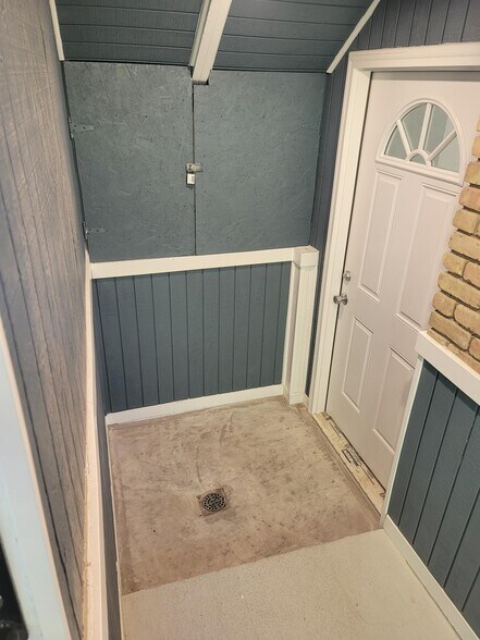 Unit B Back Door - 1034 Bulloch Cir