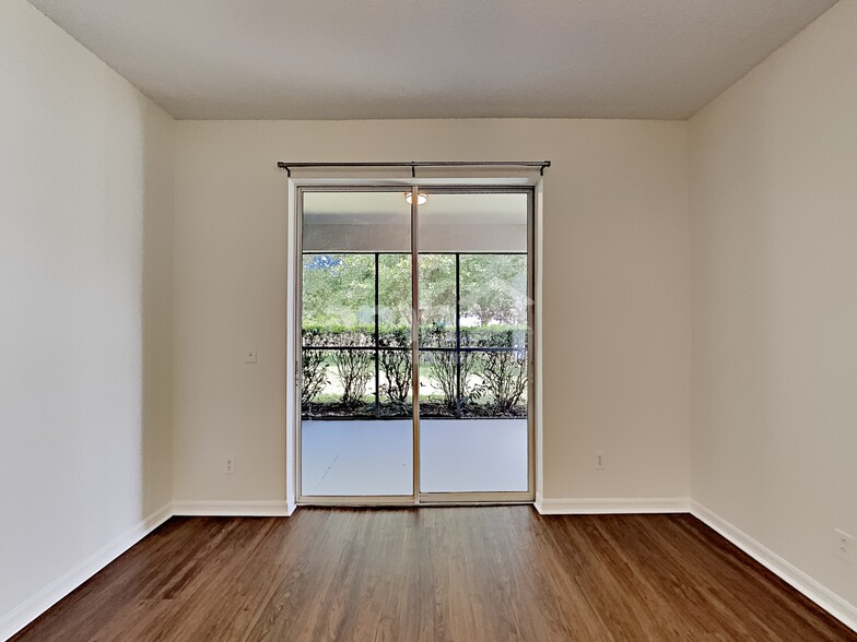 Building Photo - 19141 Meadow Pine Dr