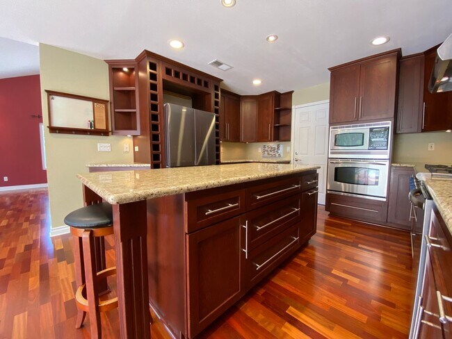 Building Photo - Cardiff living at its finest! Stunning 2-B...