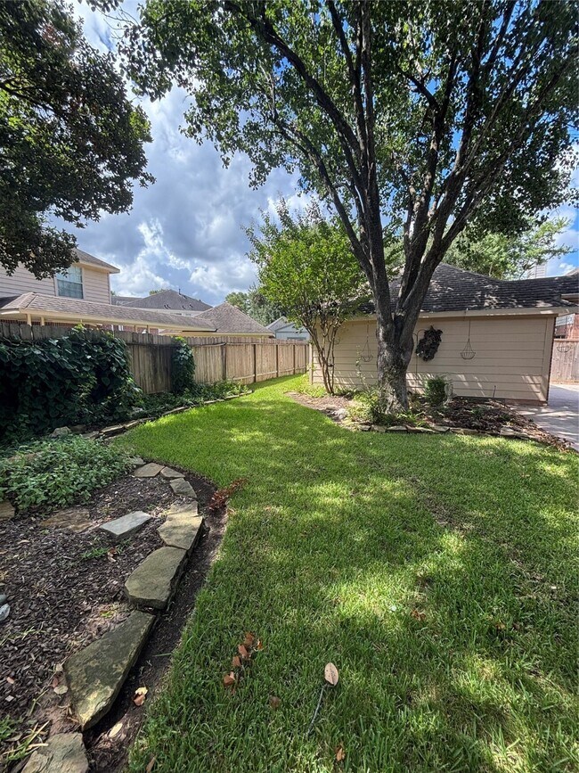 Building Photo - 13135 Rosewood Glen Dr