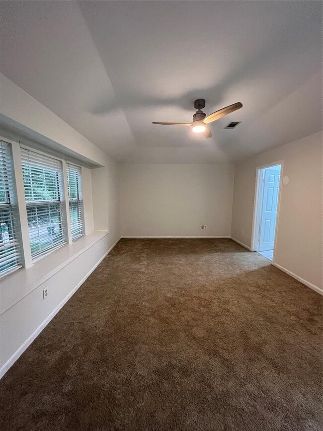 Building Photo - 34 E Trillium Cir