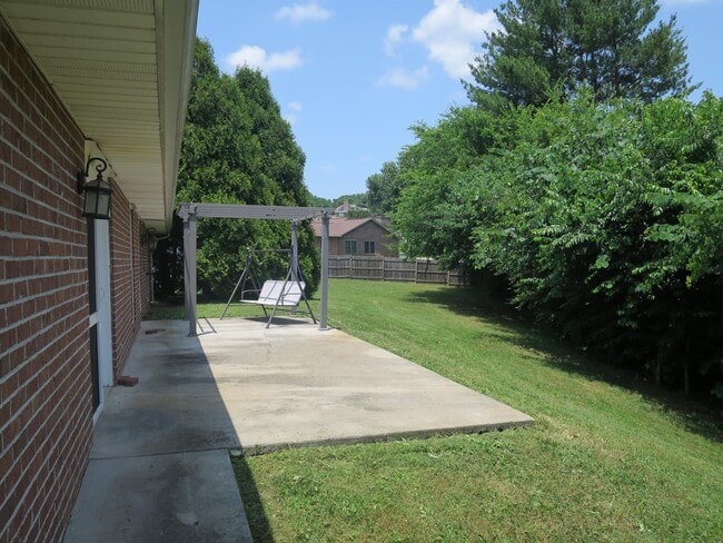 Building Photo - 804 Sailview Rd