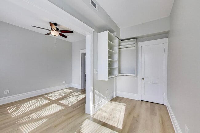 Building Photo - 2114 W Byron St