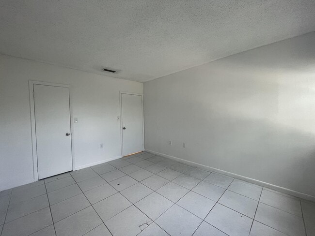 Building Photo - 8002 SW 21st Ct