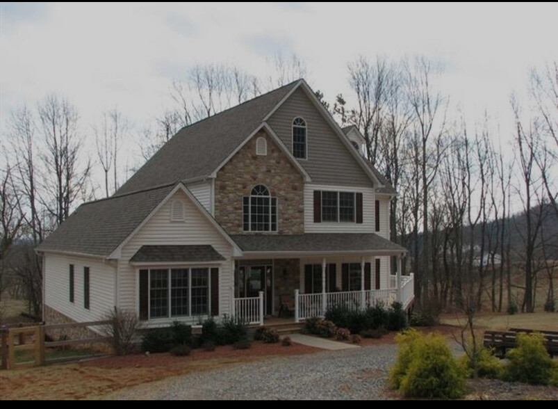 Building Photo - 90 Mountain Gap Dr