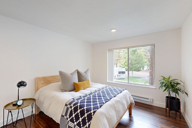 Building Photo - Orchard Glen