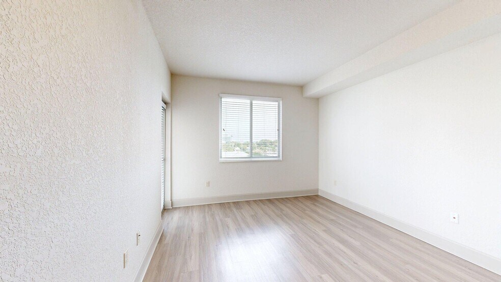 Interior Photo - Griffis North Olive