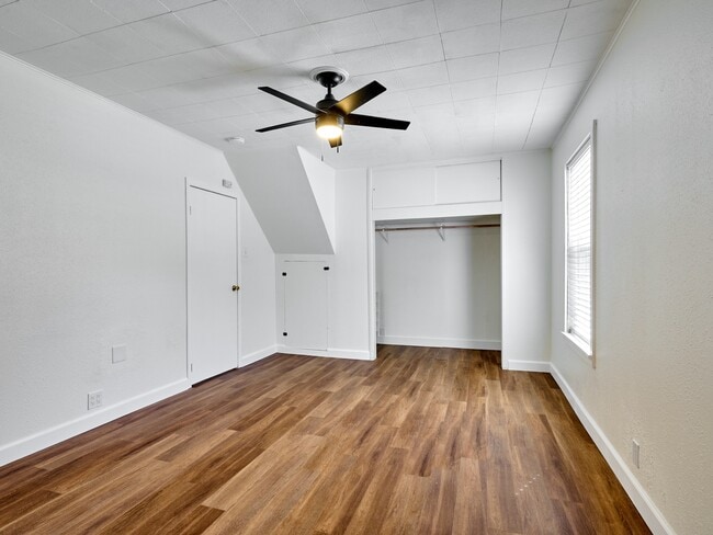 Building Photo - 1212 Alder Dr NE