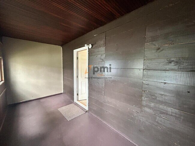 Building Photo - 207 N Woodland Ave