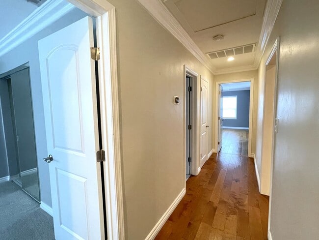 Building Photo - 716 W Upas St