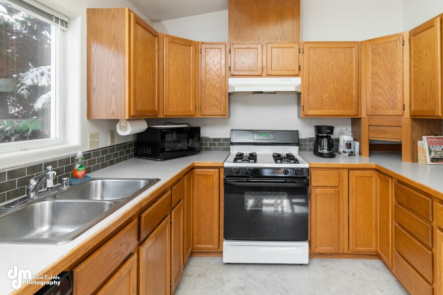 Building Photo - 2630 Klamath Dr
