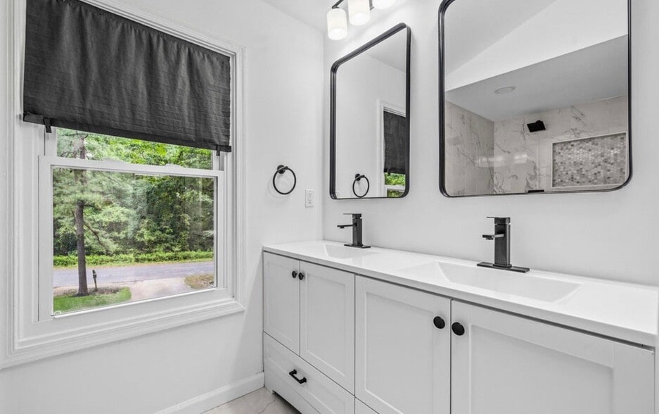 Building Photo - 6570 Tip Hill Dr