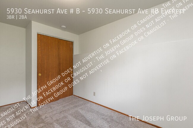 Building Photo - 5930 Seahurst Ave
