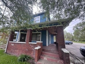 Building Photo - 740 E State St