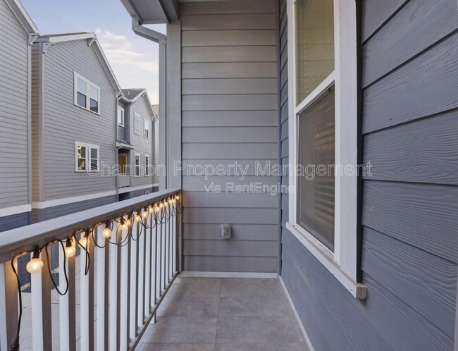 Building Photo - 2204 Lou Ellen Ln