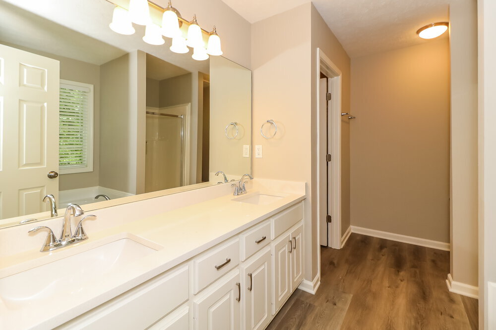 Building Photo - 845 Simon Ive Dr