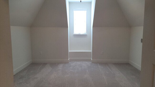 Building Photo - Beautiful 3 bedroom in Baton Rouge with bo...