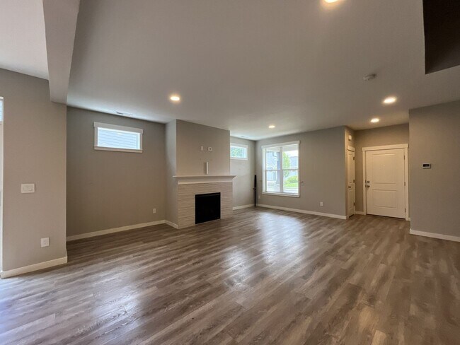 Building Photo - Spacious Modern Home with Open-Concept Living, Elegant Interior Features & Attached Garage