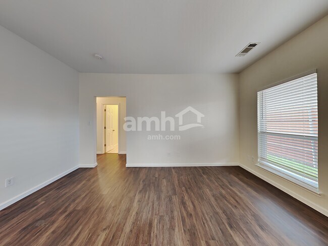 Building Photo - 73 N Highland Dr