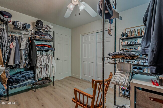 Building Photo - 4730 E Desert Cactus St