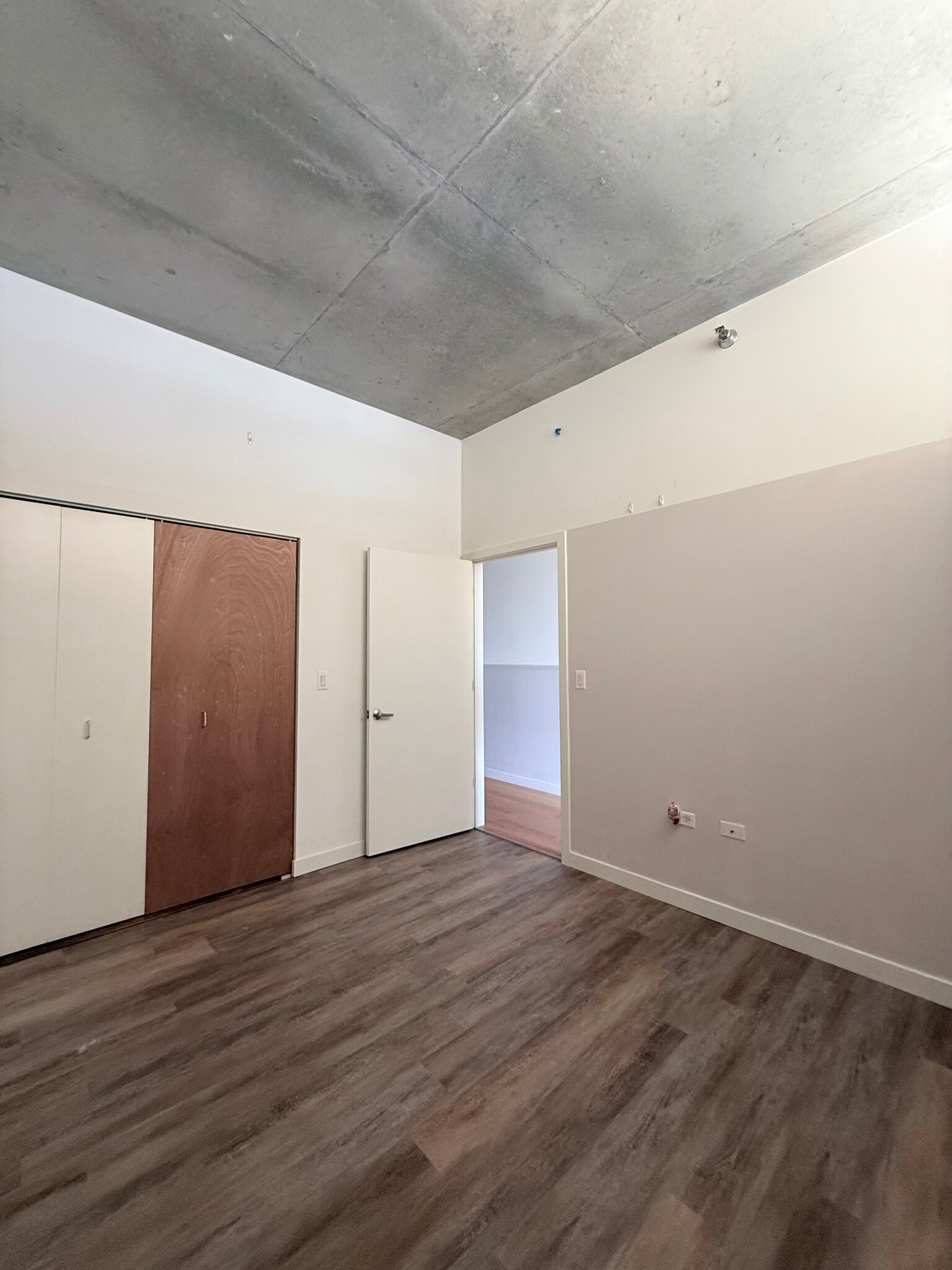 Building Photo - 235 W Van Buren St