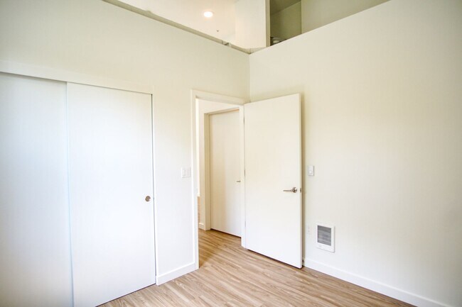 Building Photo - Spacious 1-Bedroom w/Condo-Grade Finishes