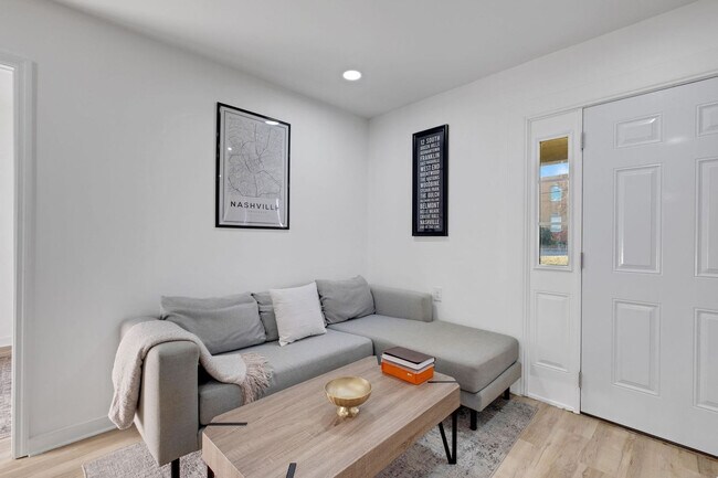 Building Photo - 69B Donelson St