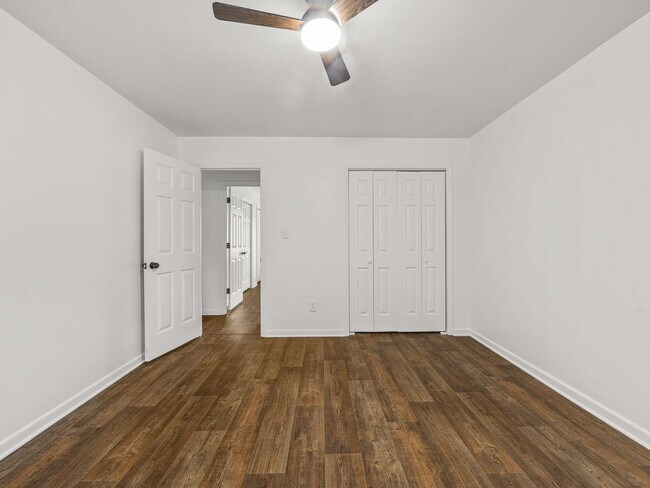 Building Photo - Renovated 2 bed 2 bath- $500 OFF first month rent!!!