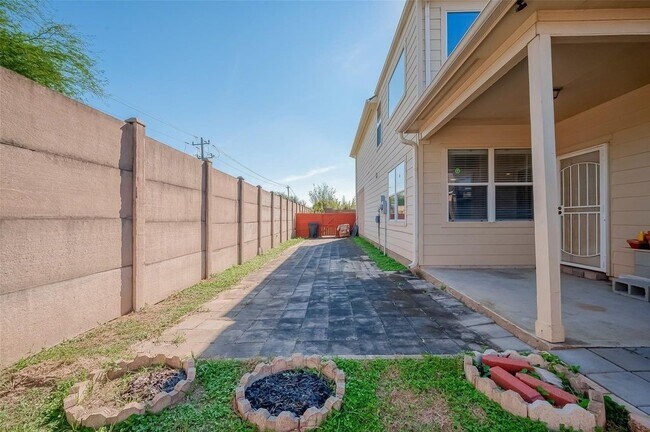 Building Photo - 6302 Wellness Landing Ln