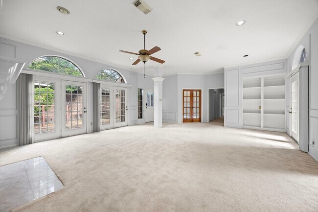 Building Photo - 4215 Valley Glade Dr