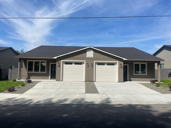 Primary Photo - 2116 Rd 52