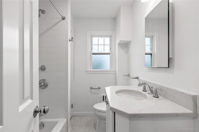 Building Photo - 416 Tompkins Ave