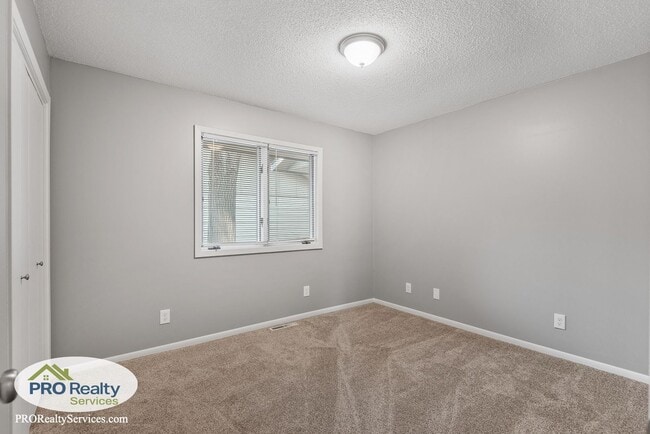 Building Photo - 5 Bedroom Home in Crystal