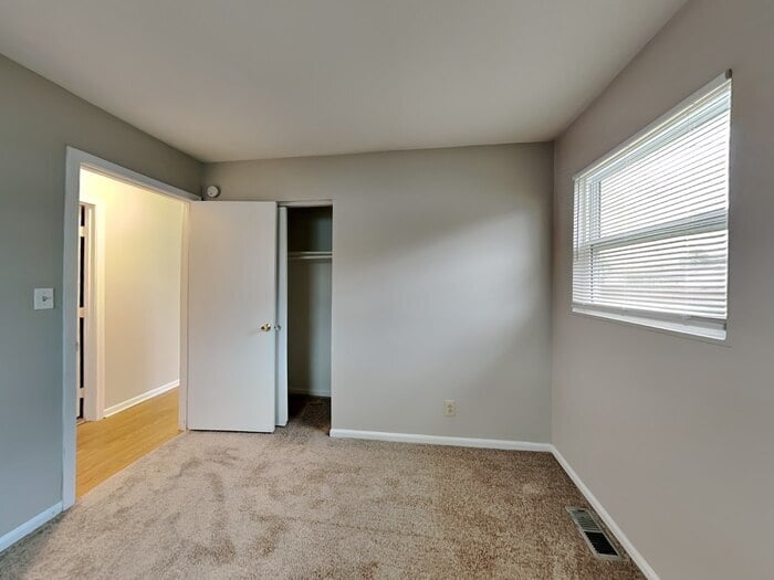 Building Photo - 1207 Greenfield Dr