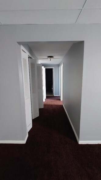 Building Photo - 18 S Forklanding Rd