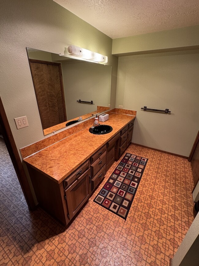 Building Photo - 19774 Grade Rd SE