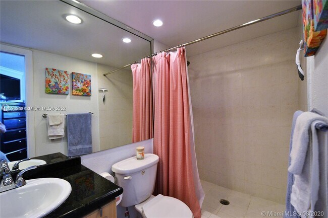 Building Photo - 10765 SW 108th Ave