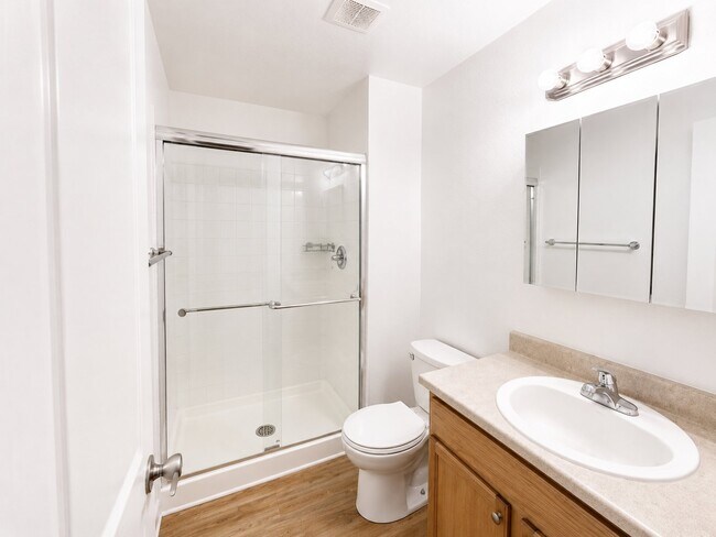 Building Photo - 1375 Everett Ct