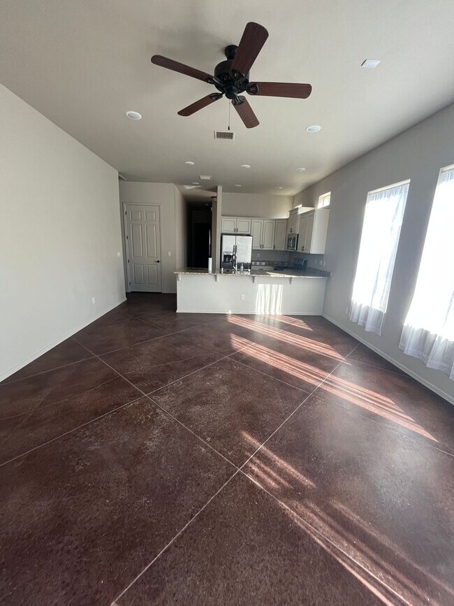 Building Photo - 2 Bed, 2 Bath Townhome