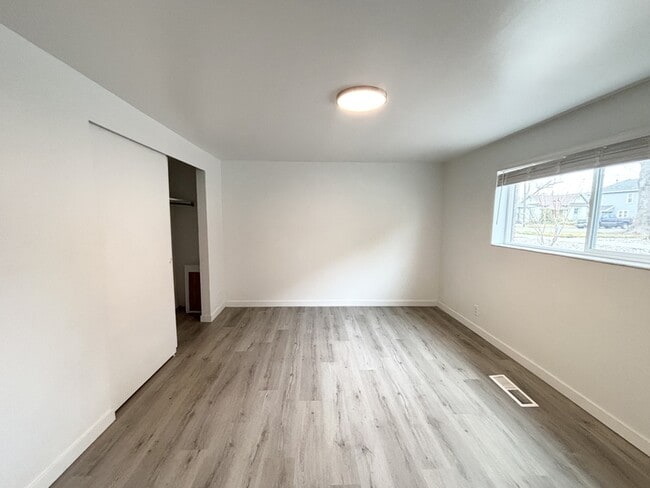 Building Photo - 1403 S 300 E