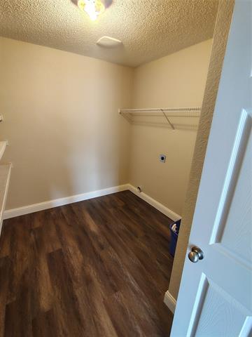 Building Photo - 8100 MacGregor Dr