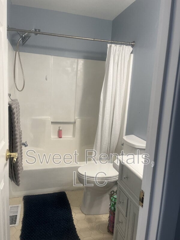 Building Photo - 47 Arabian Dr