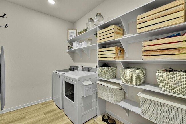 Building Photo - 632 Friar Tuck Dr