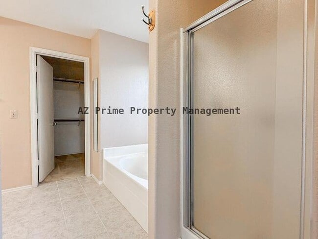 Building Photo - 2534 W Orchid Ln