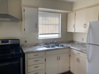 Building Photo - 3708 Sabine Ave