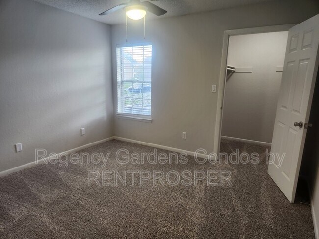 Building Photo - 4367 Thornbriar Ln