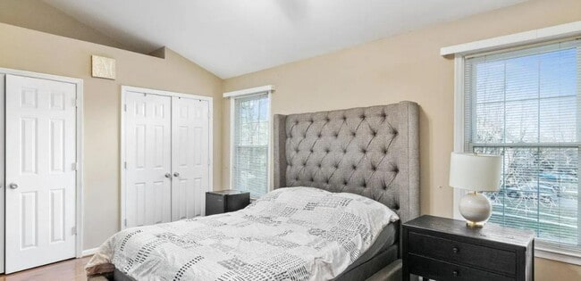 Building Photo - 804 Pleasant Hill Ln